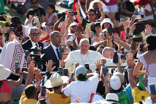 2023-12-29_14_23_48 2023-08-04T170035Z_1407334660_RC24H2A4LRO3_RTRMADP_3_POPE-PORTUGAL-YOUTH.JPG
