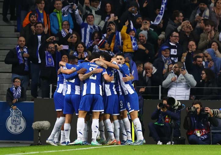 O FC Porto venceu o Shakhtar e garantiu a passagem aos oitavos de