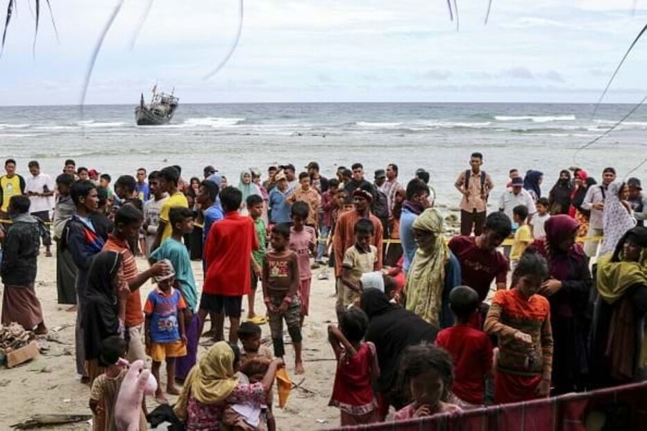 Mais de cem refugiados rohingya desembarcam na Indonésia