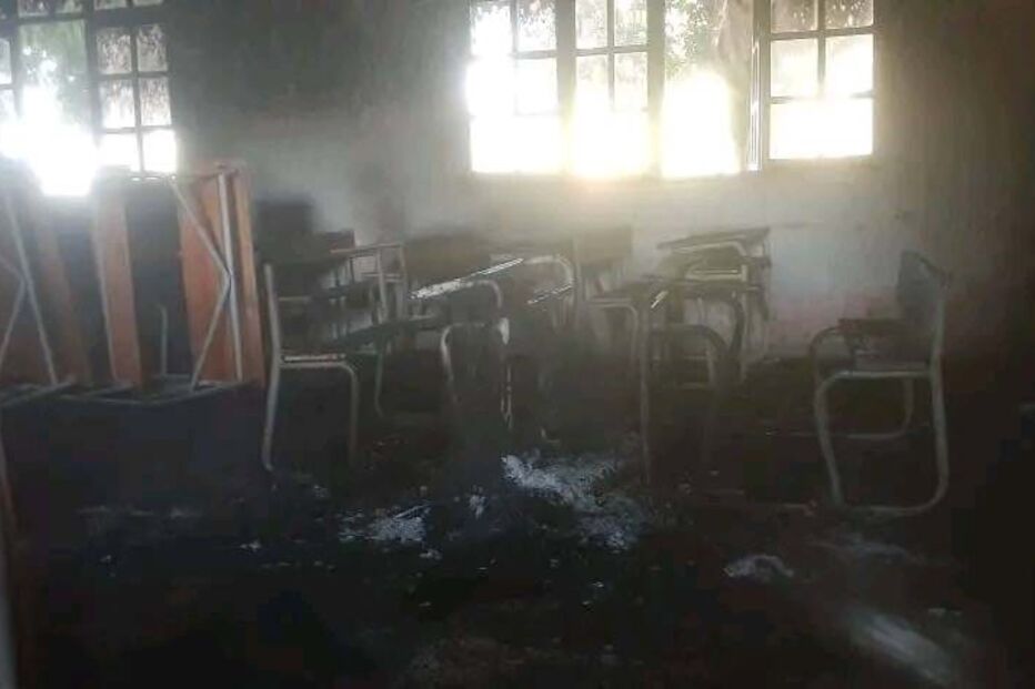 Escola, onde haverá repetição das eleições, foi incendiada por desconhecidos durante a madrugada