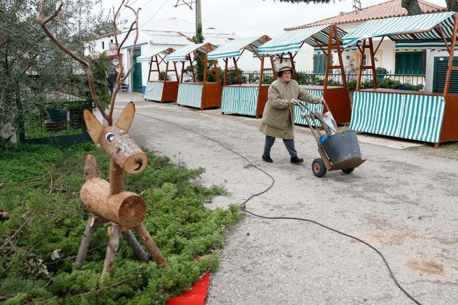 Aldeia de Parises celebra Natal pela primeira vez com sobrantes da natureza 