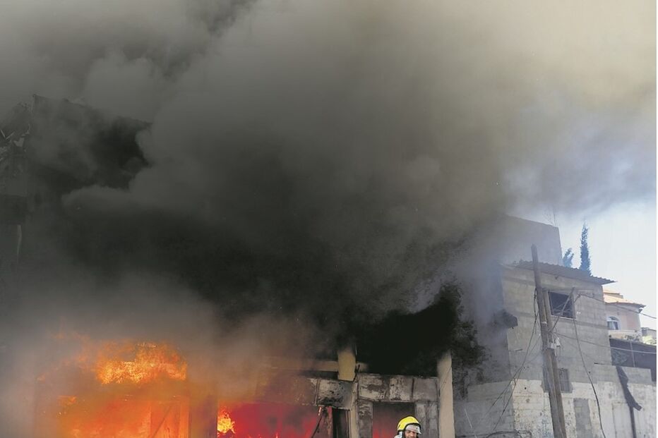 Israel bombardeia intensivamente Khan Younis e Rafah, no Sul de Gaza