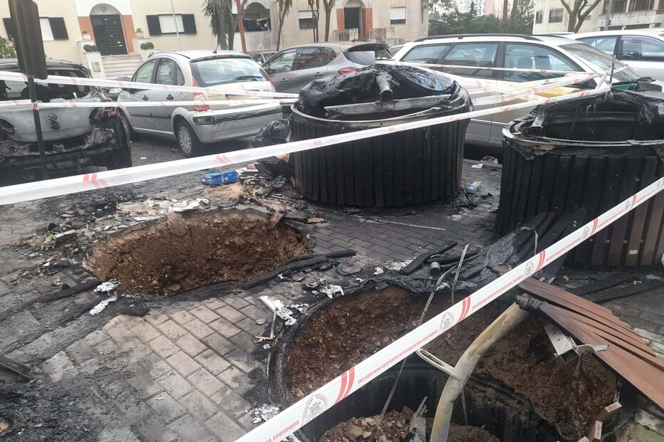 Incêndio com origem em ecoponto causa danos em viaturas