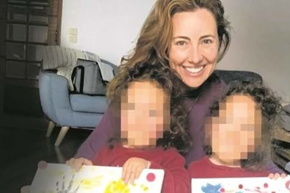 Daniela Martinse e as filhas, Maitê e Lorena