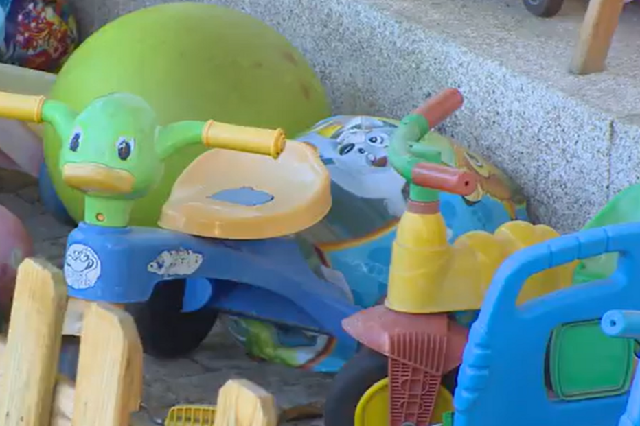 Tribunal retira bebé a casal para adoção. Juízes dizem que ambiente familiar não era normal