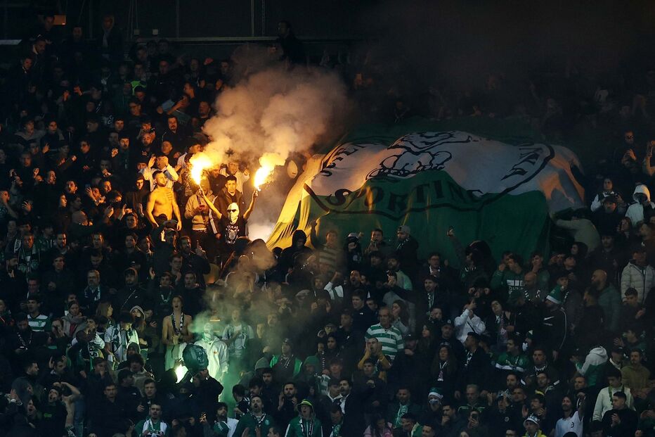 Adeptos do Sporting no clássico com o FC Porto