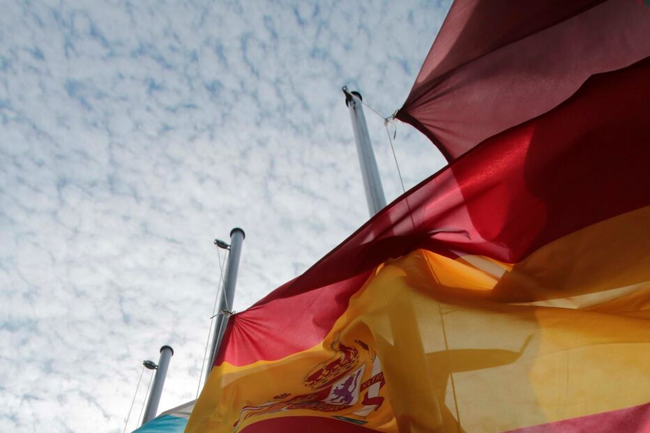 Bandeira da Galiza, de Espanha e da União Europeia, em Santiago de Compostela