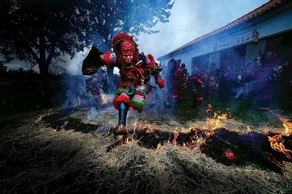 As festas dos rapazes animam o Natal nas aldeias transmontanas de Varge e Ousilhão