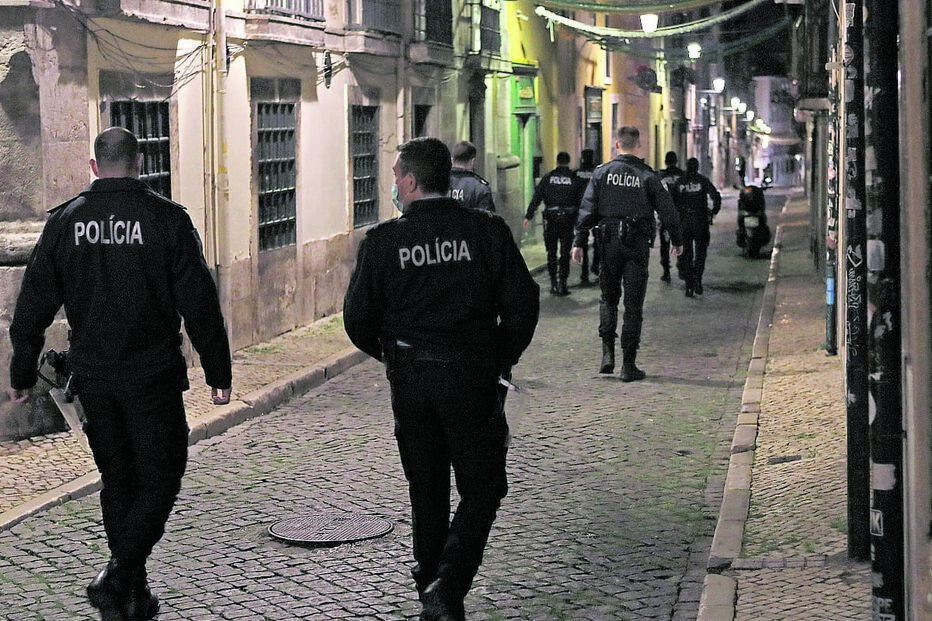 PSP foi chamada ao local, recolheu testemunhos e levou as imagens de videovigilância