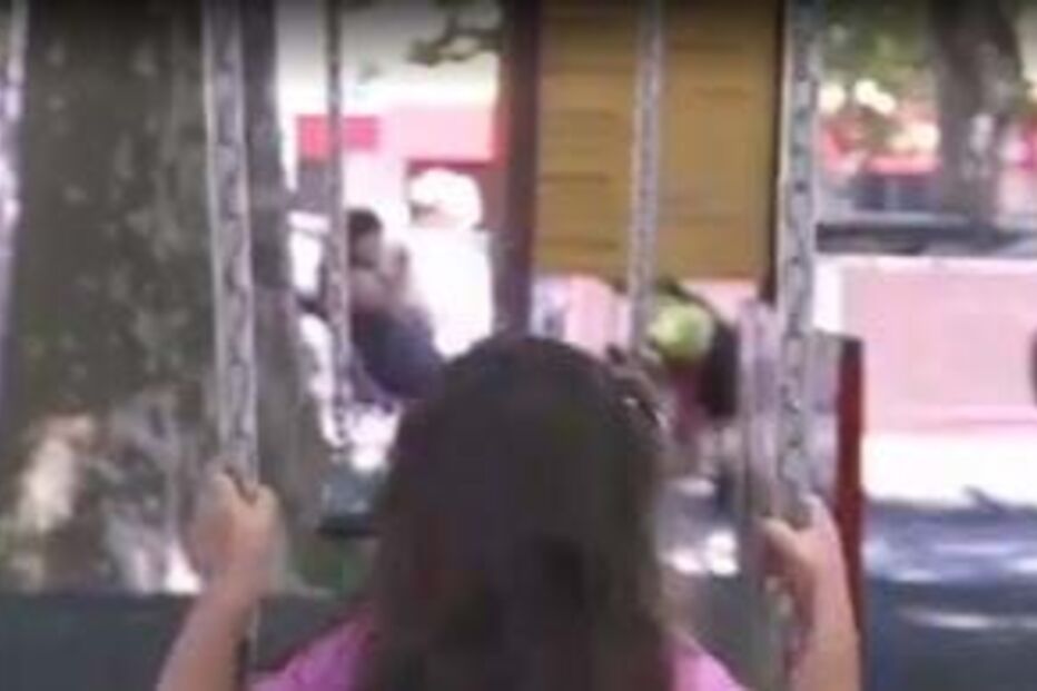 Filha esconde abusos de 10 anos do padrasto para não ver mãe infeliz