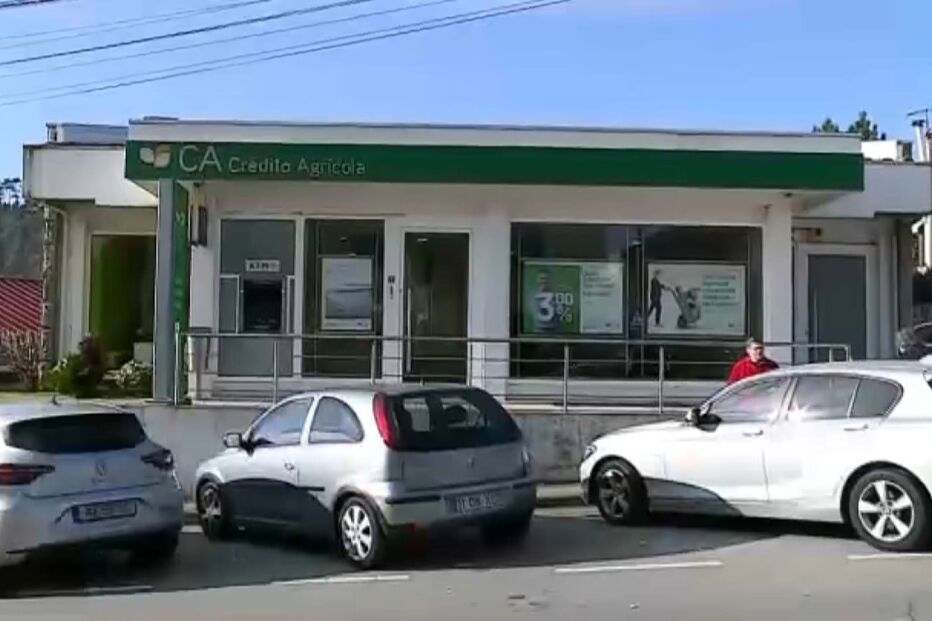 Três encapuzados roubam milhares de euros em assalto a cliente do Crédito Agrícola de S. Pedro da Cova