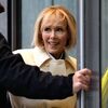 <![CDATA[ E. Jean Carroll recebe perto de 5 milhões de euros de Trump após condenação por abuso sexual e difamação ]]>