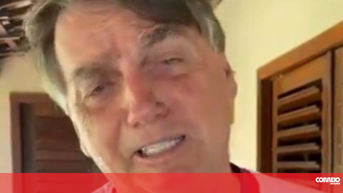 "São as pessoas de bem": Jair Bolsonaro apoia ideário do Chega e apela ao voto em André Ventura