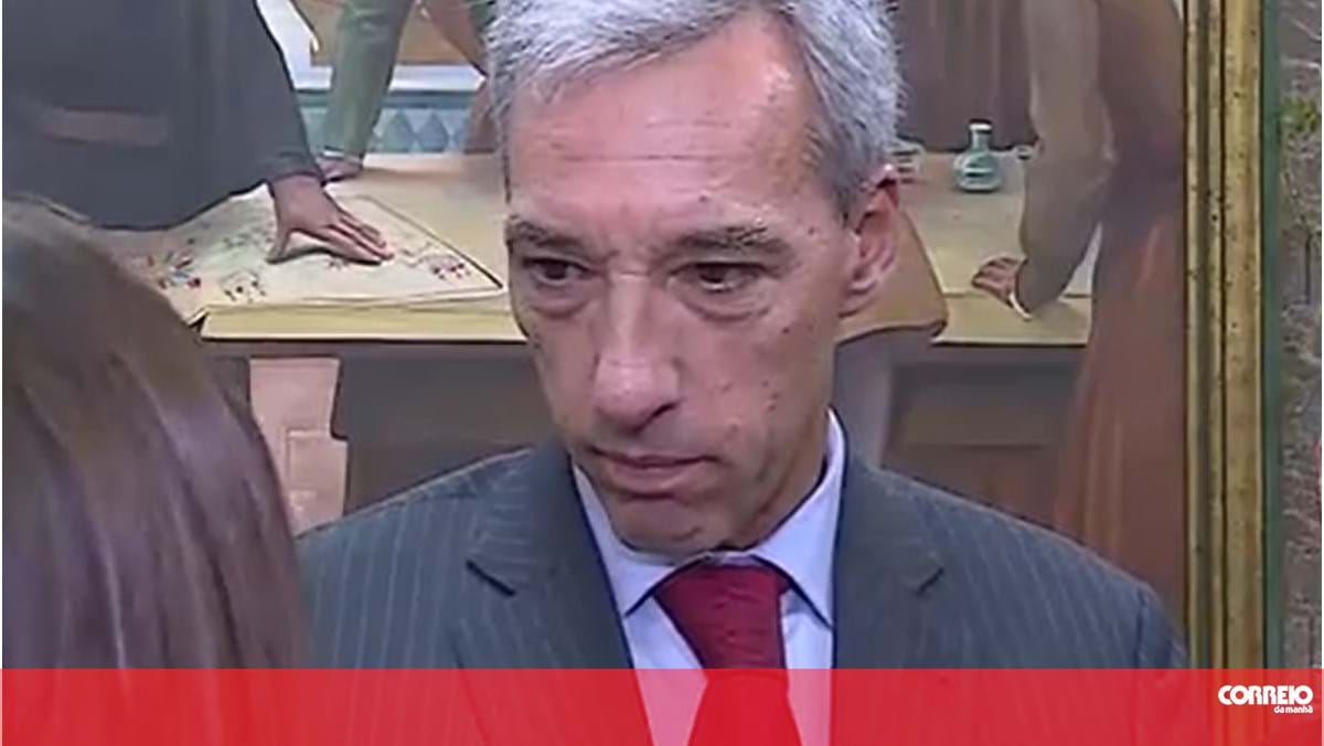 Ministro João Gomes Cravinho condecorado por Zelensky pelo apoio de Portugal à Ucrânia