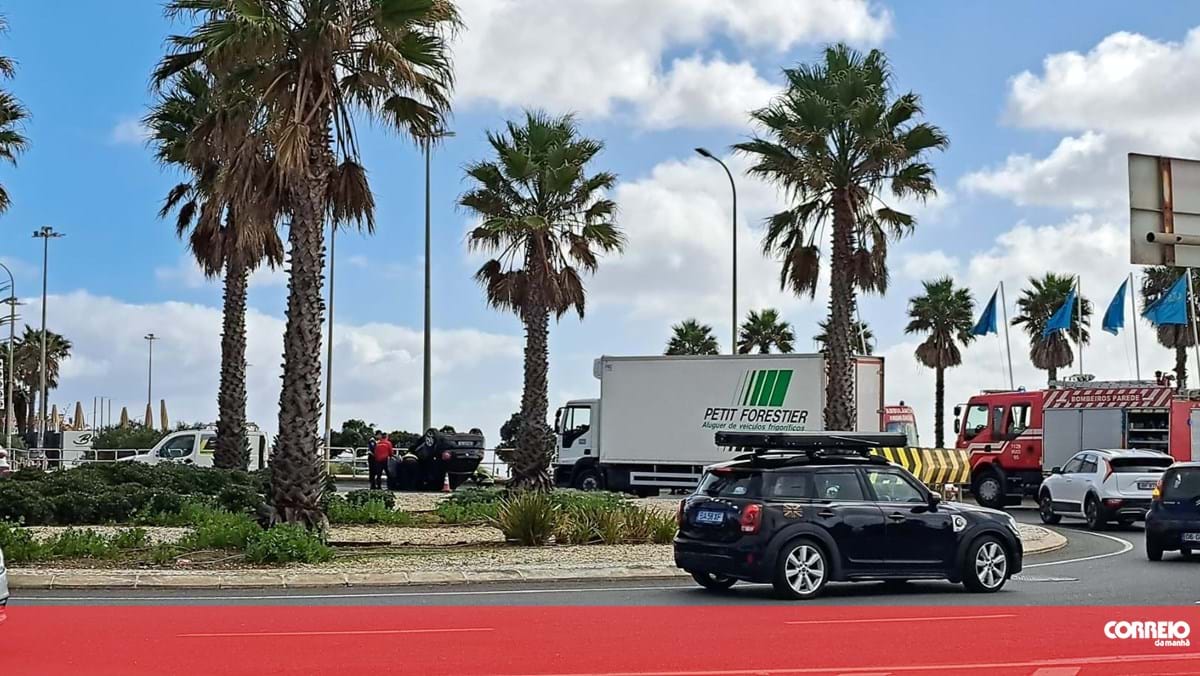 Despiste de carro seguido de capotamento faz um ferido em Cascais