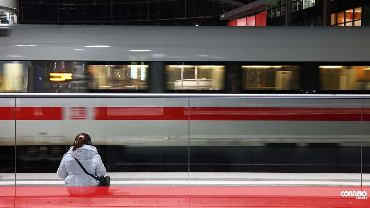 Maquinistas alemães começaram a que pode ser a maior greve na história do país