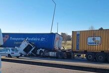 Dois camiões envolvidos em colisão violenta em Paços de Ferreira 