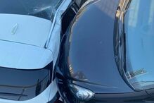 Carro despista-se para stand em Portimão