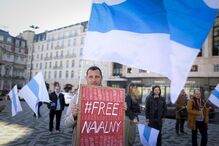 Manifestantes participam no protesto pela 