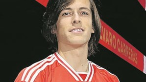 Futebolista Álvaro Carreras assina a título definitivo pelo Benfica
