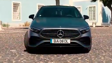 Mercedes-Benz A 250e em versão híbrida plug-in desenvolve autonomia até 75 km