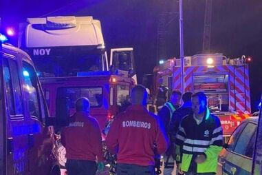 Três mulheres feridas em colisão entre camião e quatro carros em Coimbra