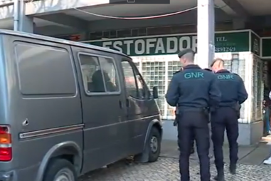 ‘Elite’ da GNR vigia bairro no Monte de Caparica onde houve dois mortos a tiro