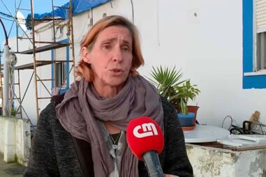 "Tenho tudo estragado": Família vive sem condições após infiltração em casa no Barreiro 