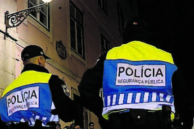 Roubam telemóvel com navalha em Lisboa