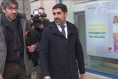 Ex-secretário de Estado e ex-autarca Miguel Alves (à dir), em tribunal