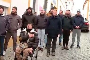António Costa recebido no Crato por elementos da PSP e GNR em protesto