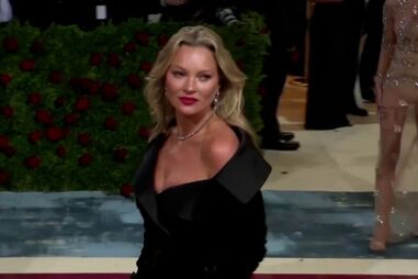 Kate Moss celebra 50 anos: Recorde uma carreira de sucessos, paixões e escândalos