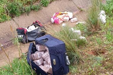 Malas na berma de autoestrada no Algarve