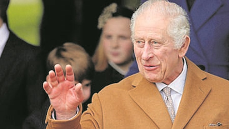Imprensa inglesa avança que Rei Carlos III tem apenas dois anos de vida após diagnóstico de cancro