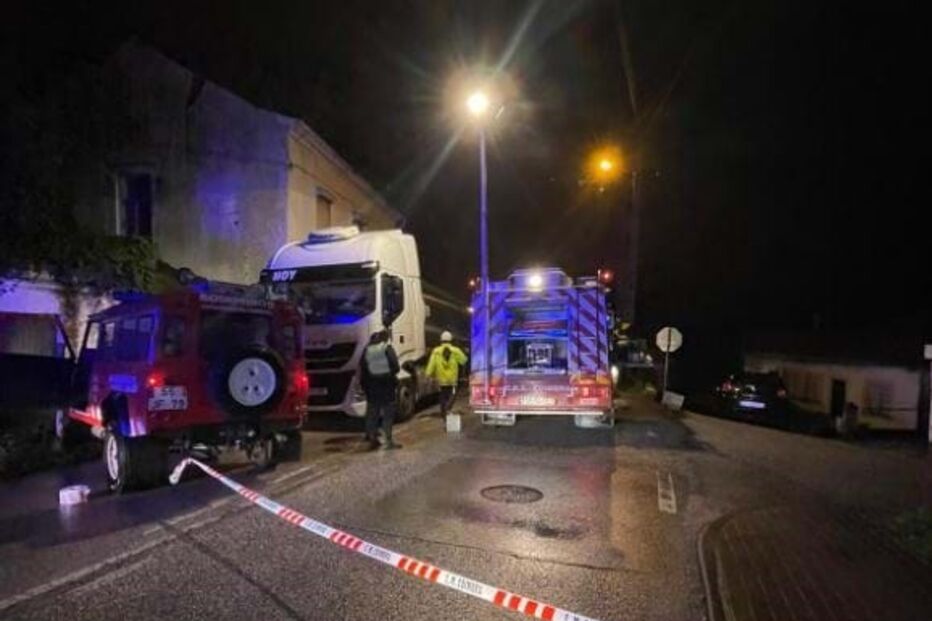 Três mulheres feridas em colisão entre camião e quatro carros em Coimbra