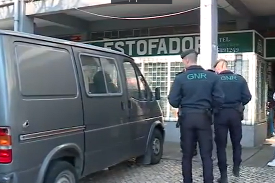 ‘Elite’ da GNR vigia bairro no Monte de Caparica onde houve dois mortos a tiro