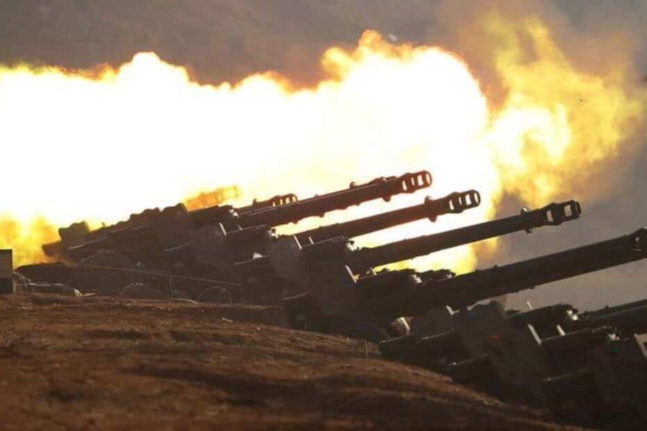 Coreia do norte lança artilharia com fogo real para a Coreia do Sul