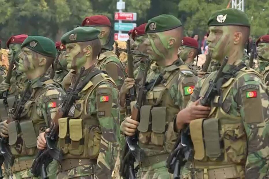 Militares abrem porta a transexuais e travam ninfomaníacas