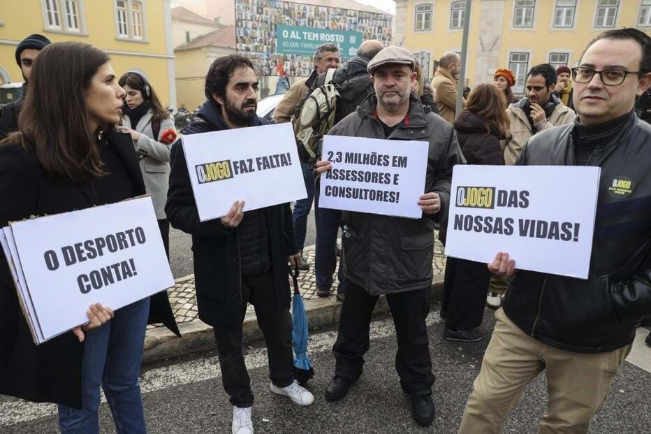 Trabalhadores da Global Média manifestam-se no Porto 