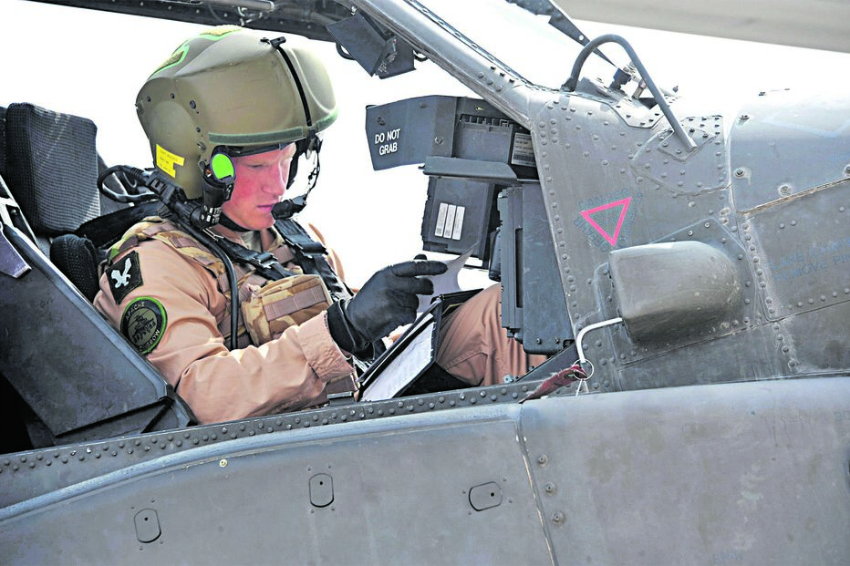 Harry, de 39 anos, foi piloto de helicóptero Apache no Afeganistão