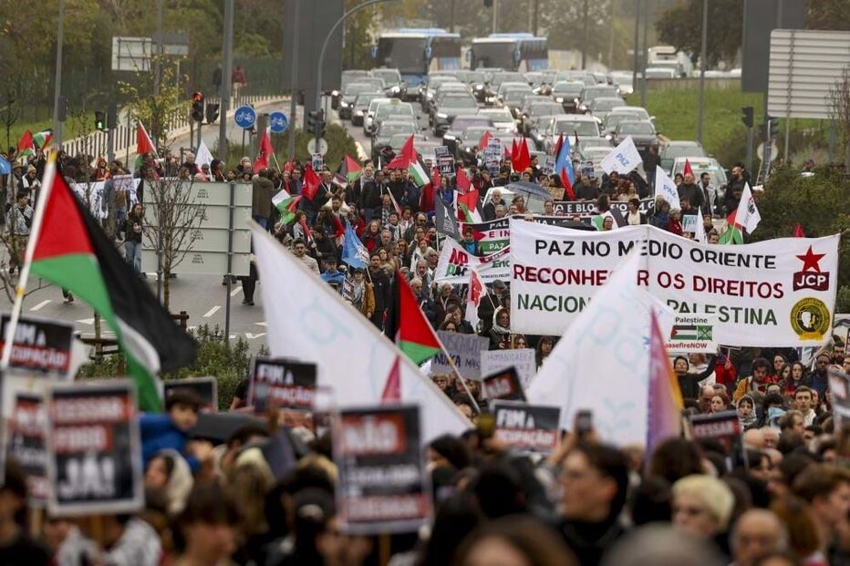  Milhares de pessoas exigem em Lisboa fim do 
