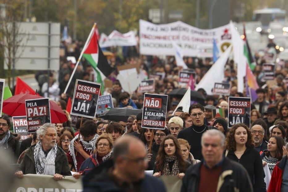  Milhares de pessoas exigem em Lisboa fim do 