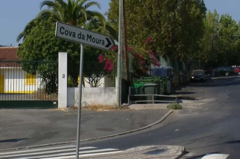 Rapaz de 16 anos mata o pai à facada por causa do tempo no banho