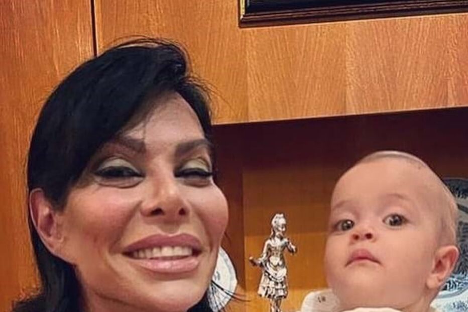 José Castelo Branco e a neta Constança 