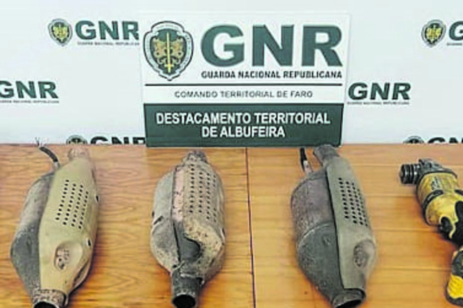 Trio furtava catalisadores em Albufeira