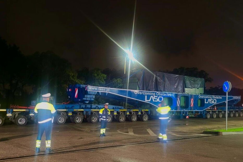 Transporte de 72 metros passa por várias localidades portuguesas rumo ao Porto de Setúbal