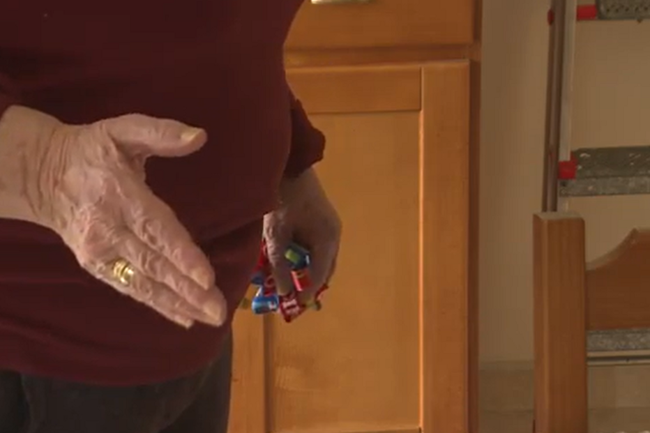 Falsas amigas atacam idosas sozinhas em casa