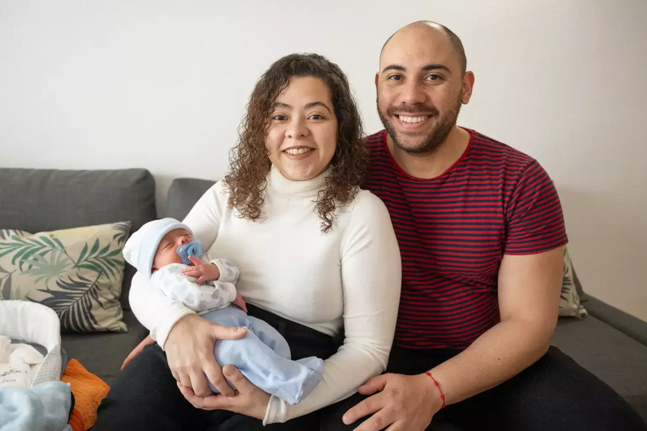 Maira Montes com o pai e o filho