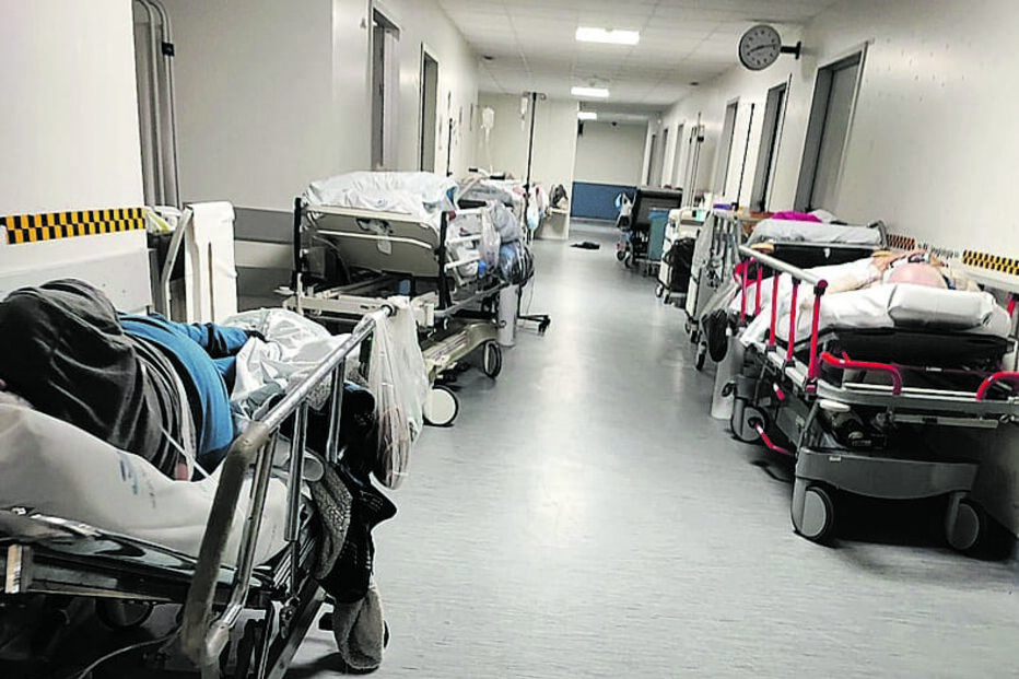 Macas nos corredores das urgências