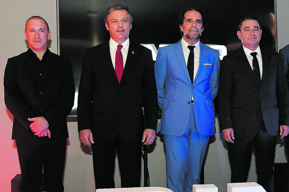 Três dos detidos mais Miguel Albuquerque numa inauguração em 2022 